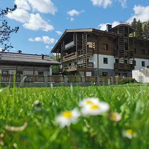 Der Zirmhof In Apartment Saalbach